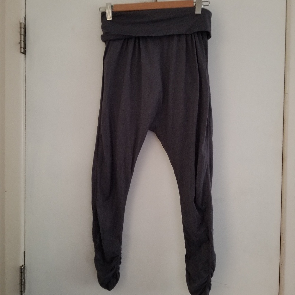 Lululemon Harem Crops Size 4